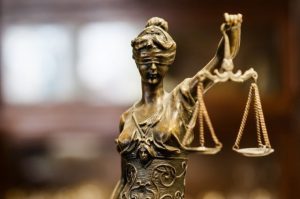 Репутация судов Тольятти получила серьезный удар